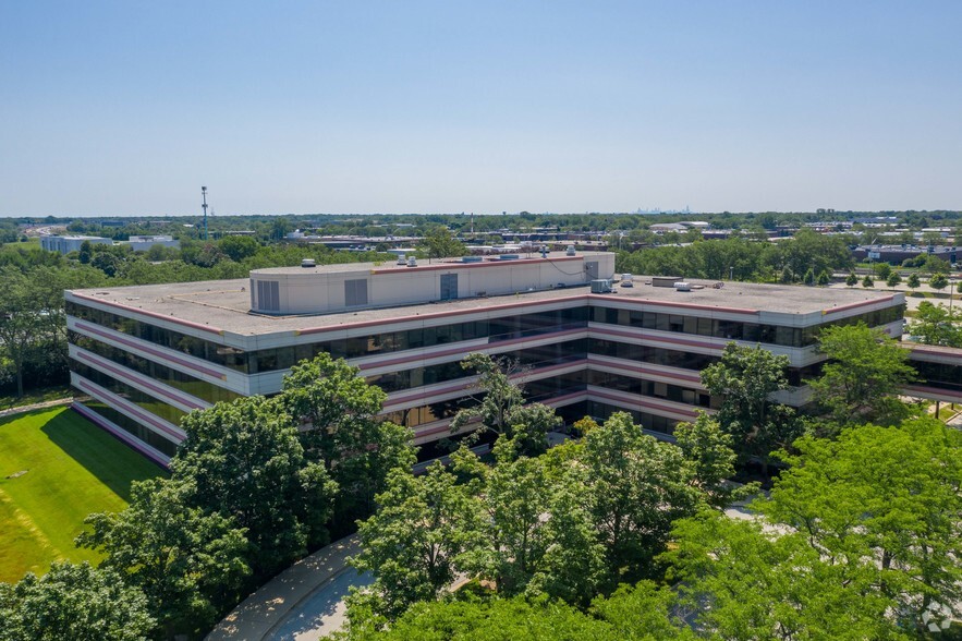 Walgreens Corporate HQ portefeuille de 6 propriétés à vendre sur LoopNet.ca - Photo du b timent - Image 1 de 8