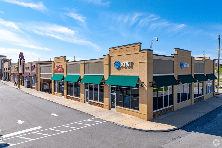 Salem Gate Market portefeuille de 2 propriétés à vendre sur LoopNet.ca - Photo du bâtiment - Image 3 de 12