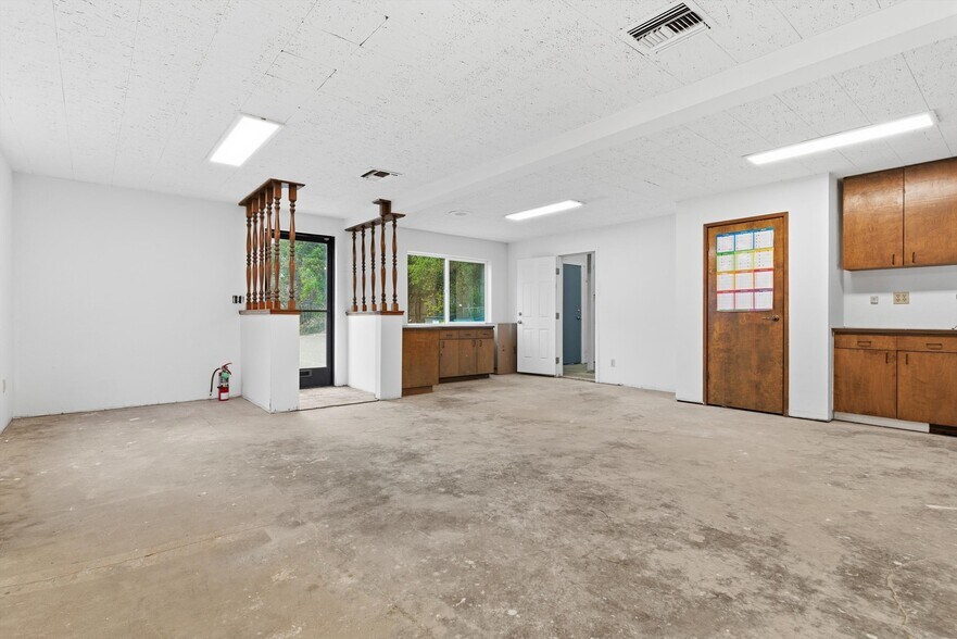 9550 Main St, Penngrove, CA à louer - Photo du bâtiment - Image 3 de 24