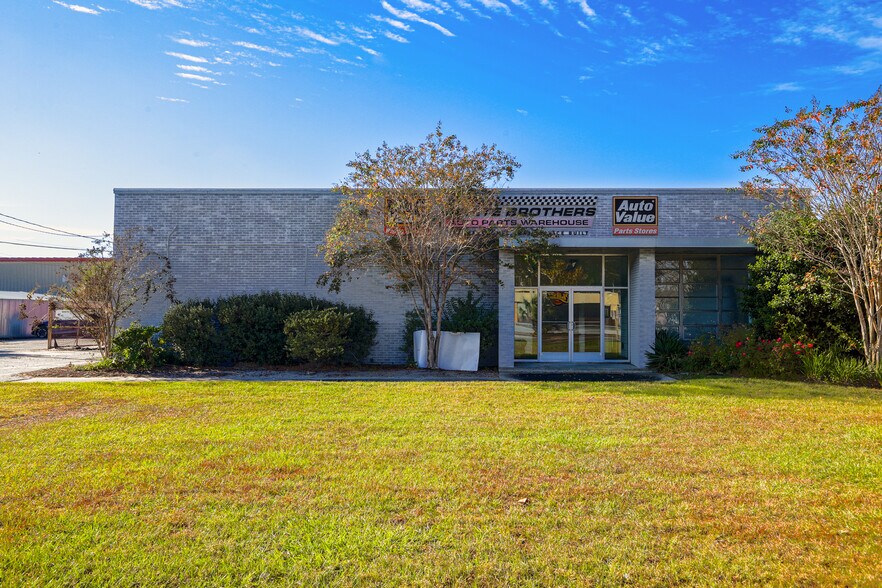 4111 Montgomery St, Savannah, GA à louer - Photo du bâtiment - Image 2 de 11