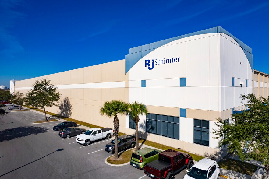 4409-4443 Madison Industrial Ln, Tampa, FL à louer - Photo du bâtiment - Image 2 de 11
