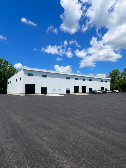 77 Phoenix Ave, Lowell, MA for lease - Building Photo - Image 1 of 5