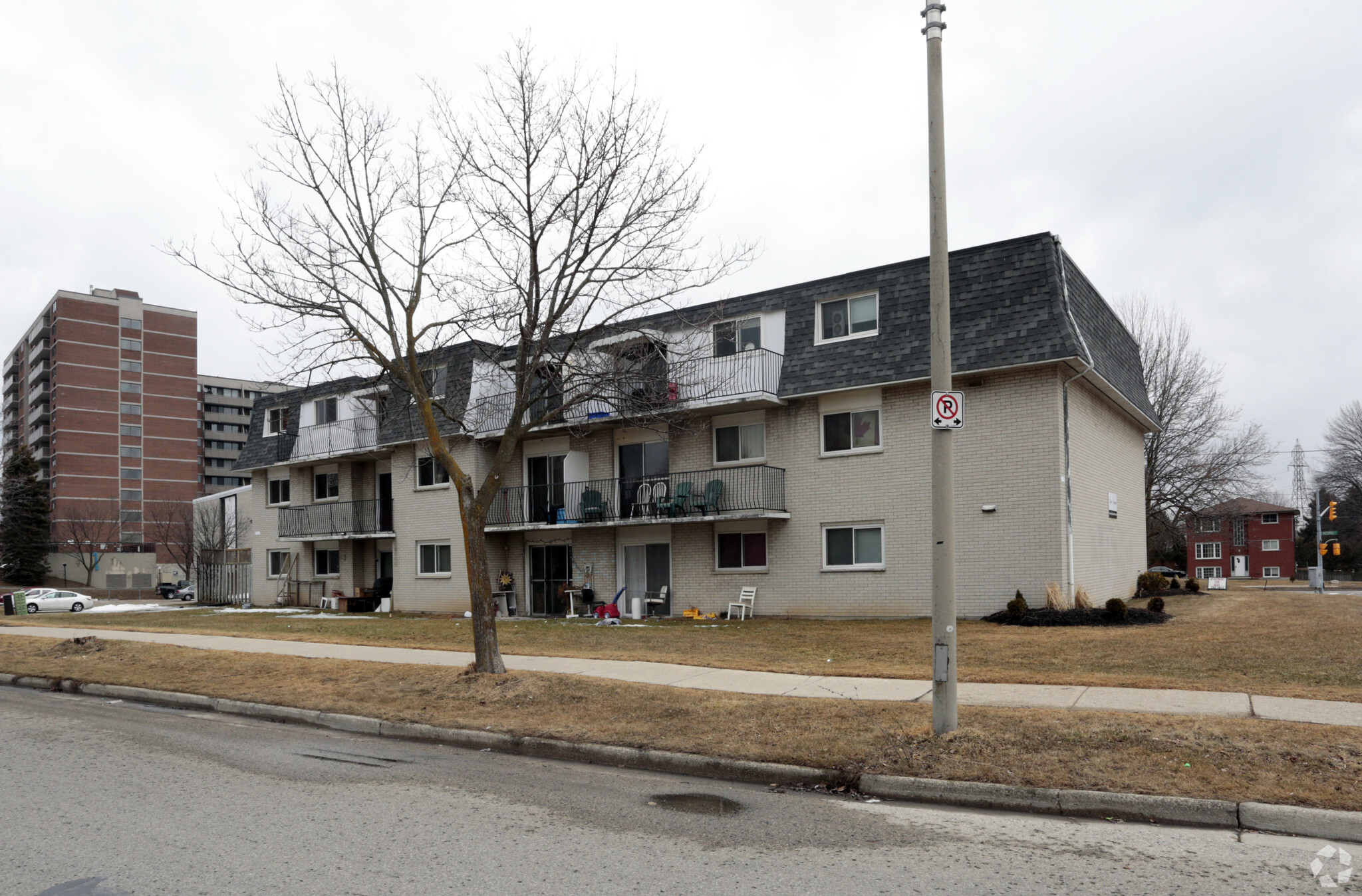 10 Hazelglen Dr, Kitchener, ON for sale Primary Photo- Image 1 of 3