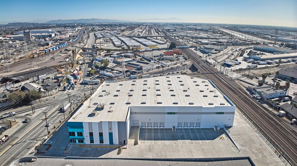3270 E Washington Blvd, Los Angeles, CA à vendre - Aérien - Image 3 de 17