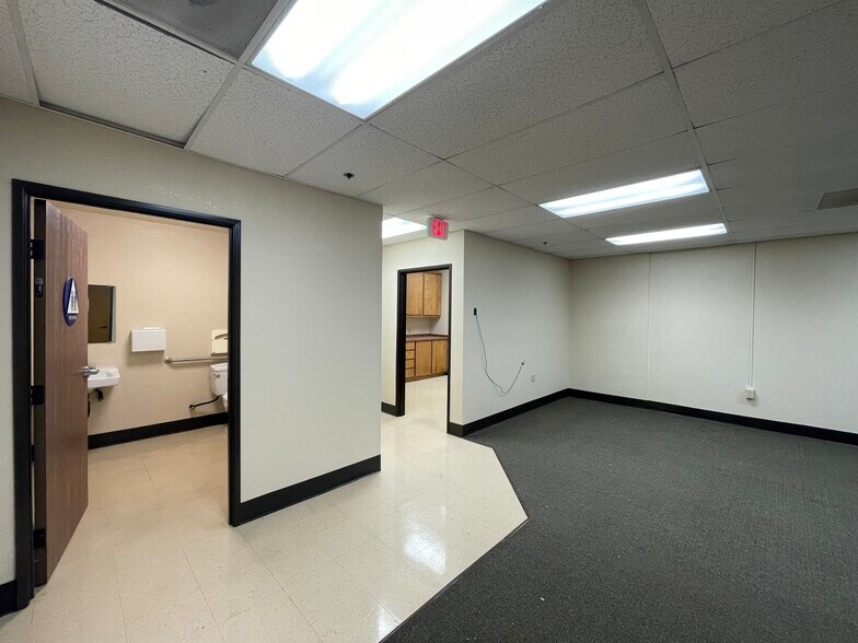 6409 Folsom Blvd, Sacramento, CA à louer - Photo du bâtiment - Image 3 de 16