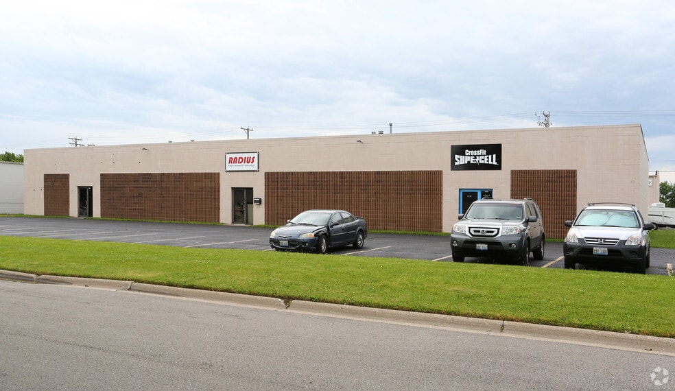 4831-4835 Colt Rd, Rockford, IL for lease - Building Photo - Image 2 of 3