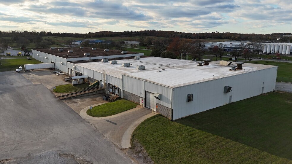 188 Earl Davis Dr, Russellville, KY à louer - Photo du bâtiment - Image 3 de 24