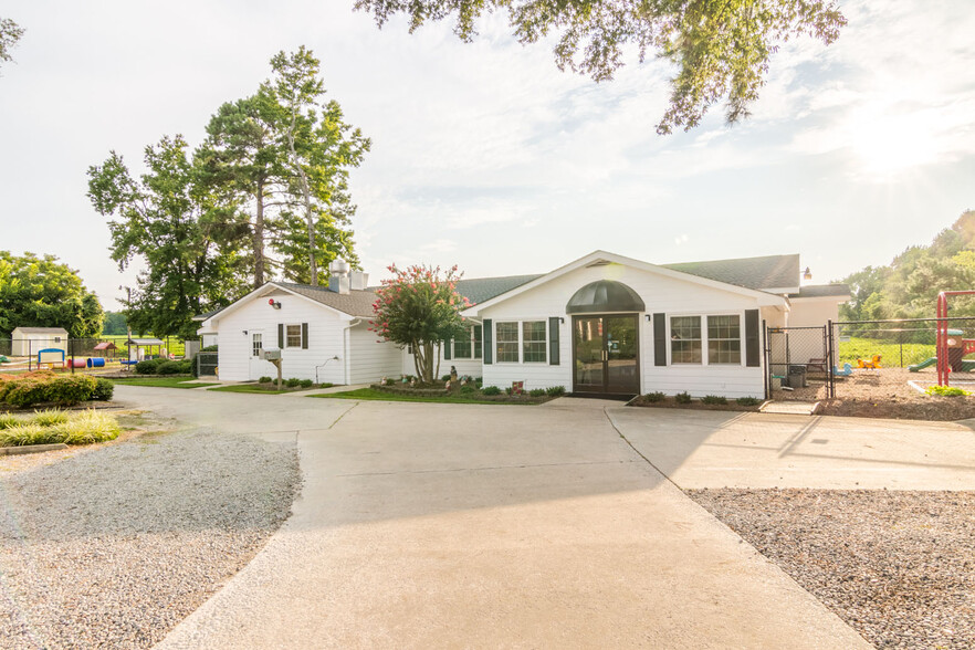 6199 Little Creek Church Rd, Clayton, NC for sale - Building Photo - Image 1 of 1