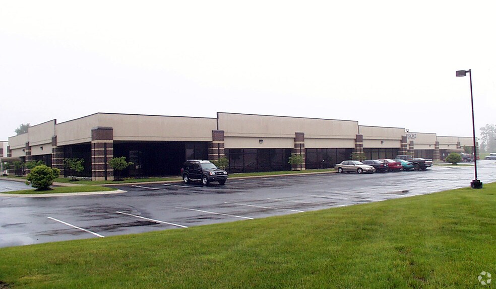 801 Congressional Blvd, Carmel, IN à louer - Photo du bâtiment - Image 3 de 7