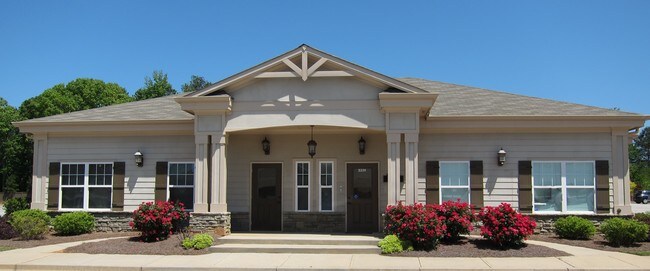 Plus de détails pour 367 Athens Hwy, Loganville, GA - Bureau à louer