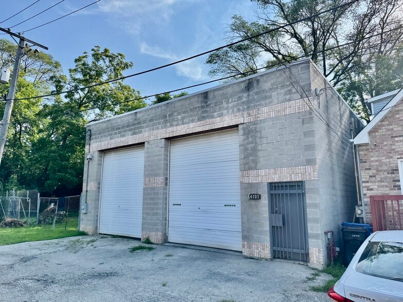 4101 S Oakley Ave, Chicago, IL for sale - Primary Photo - Image 1 of 8