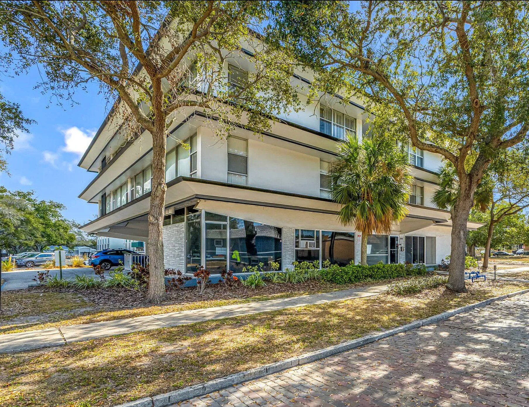 3554 1st Ave N, Saint Petersburg, FL à louer Photo principale- Image 1 de 9