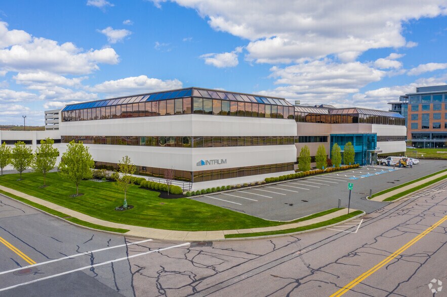 300 First Ave, Needham, MA à louer - Photo du bâtiment - Image 1 de 21