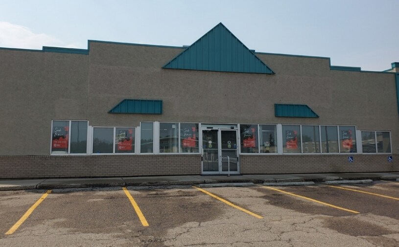 5112 Highway 2A, Lacombe, AB à vendre Photo principale- Image 1 de 1