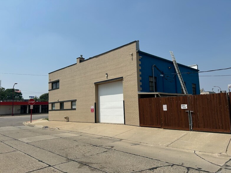 26704 Van Dyke Ave, Center Line, MI for sale - Building Photo - Image 2 of 2