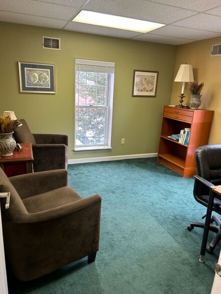 1106 Ohio River Blvd, Sewickley, PA for sale - Interior Photo - Image 3 of 79