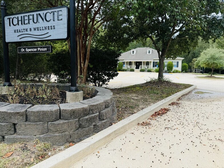 56 Starbrush Cir, Covington, LA à vendre - Photo du bâtiment - Image 2 de 16