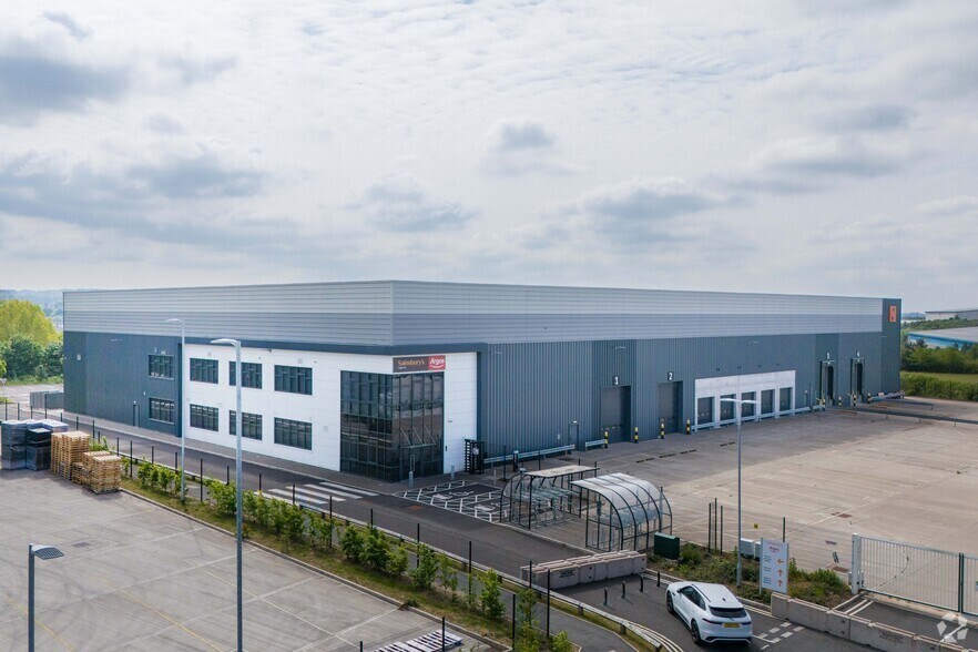 Gordon Banks Dr, Stoke On Trent à louer - Photo du bâtiment - Image 3 de 4