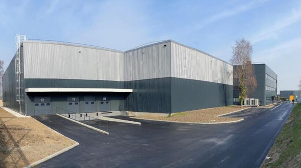 Industriel dans Bobigny à louer - Photo du bâtiment - Image 2 de 4