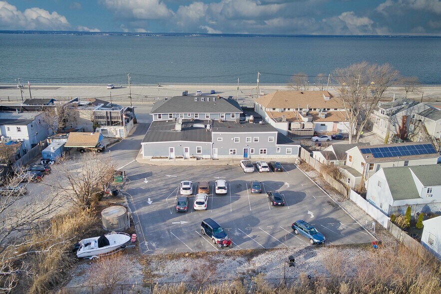 14 Bayville Ave, Bayville, NY à louer - Photo du bâtiment - Image 2 de 7