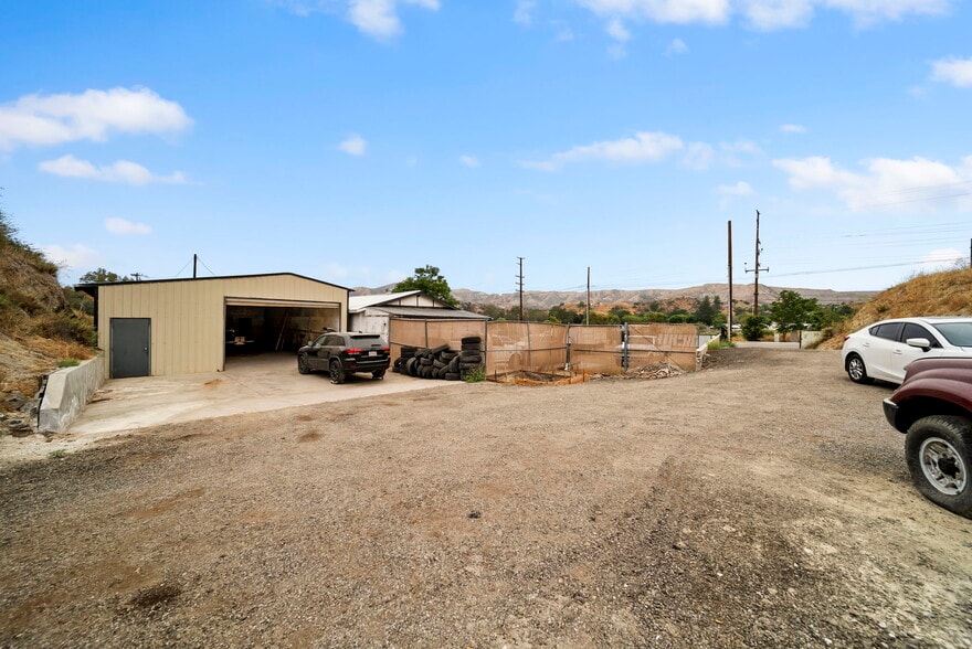 16280 Sierra Hwy, Santa Clarita, CA for lease - Primary Photo - Image 1 of 12