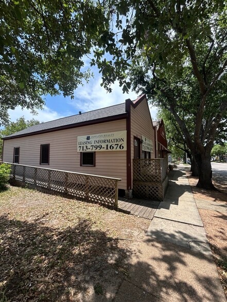 420 W 19th St, Houston, TX for lease - Building Photo - Image 1 of 18