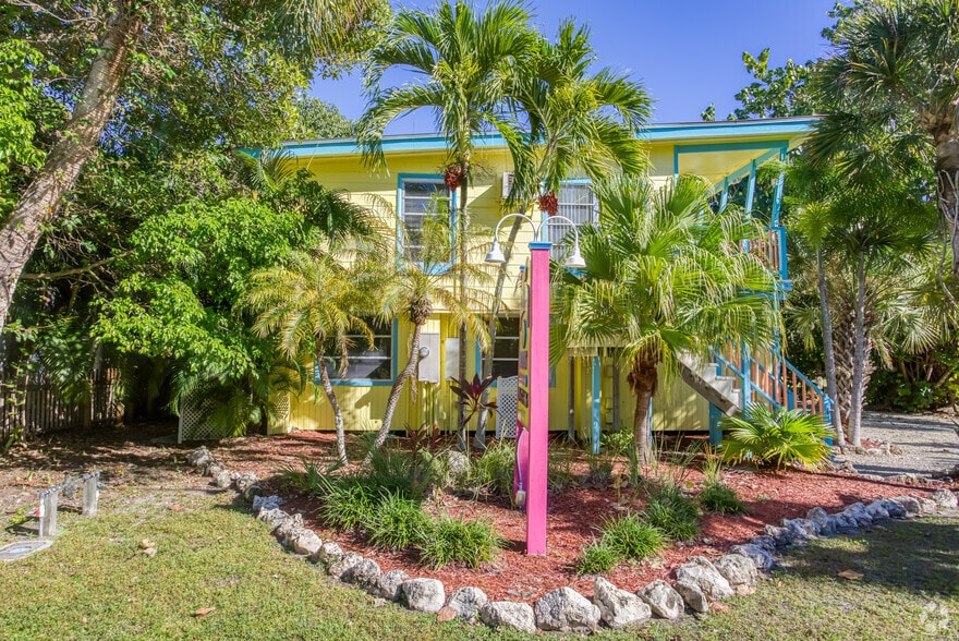 720 Donax St, Sanibel, FL for sale - Building Photo - Image 2 of 5