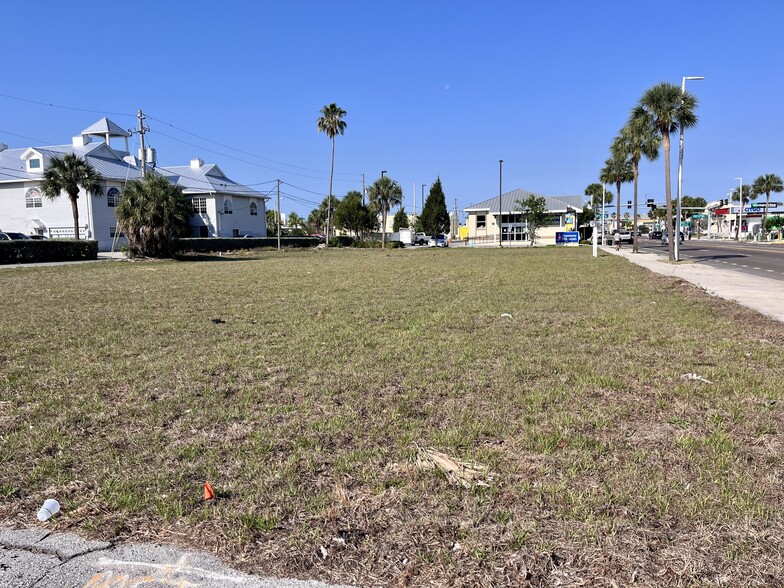 200 75th Ave, St Pete Beach, FL à vendre - Photo principale - Image 1 de 4