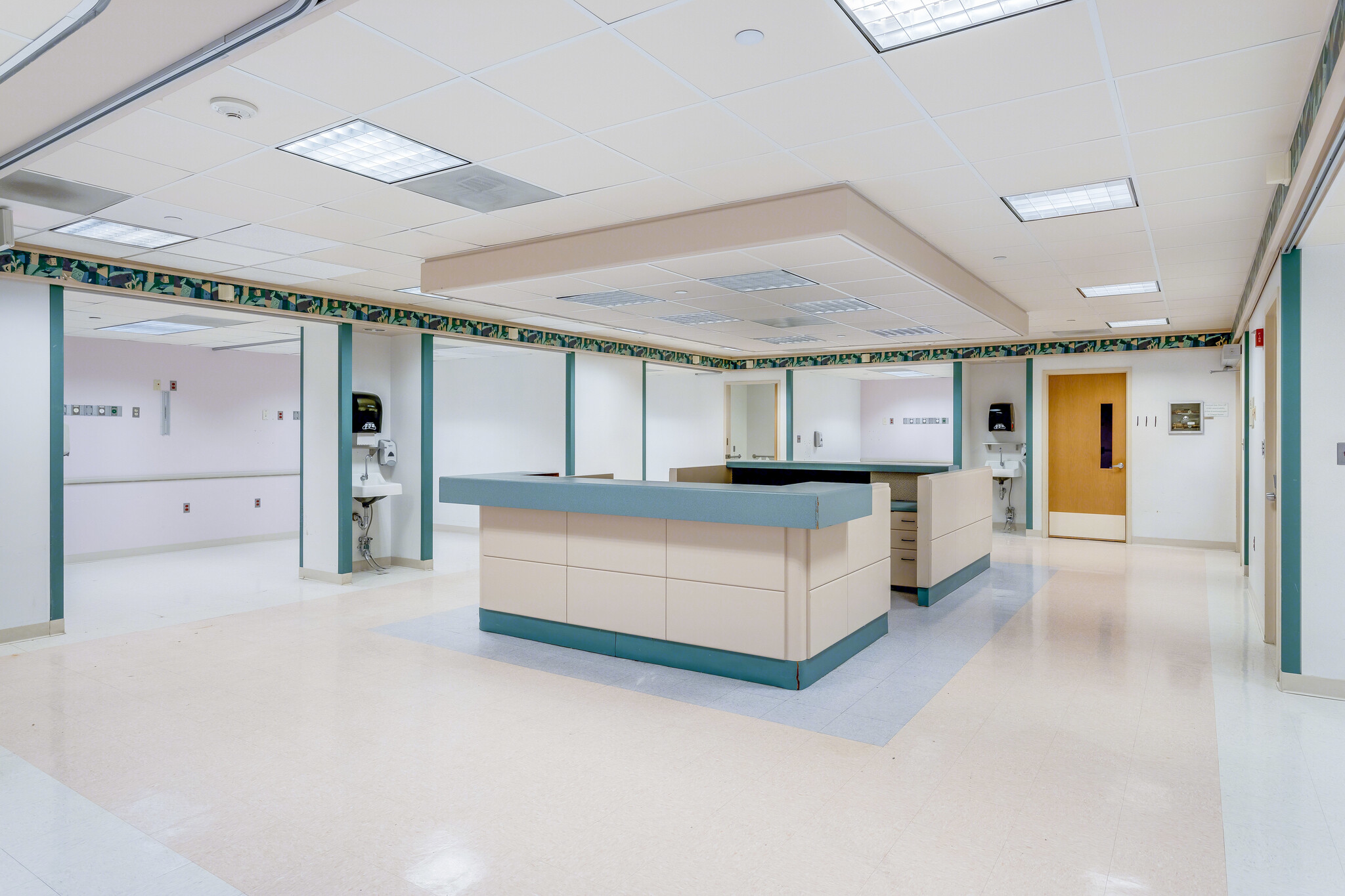 75 Crystal Run Rd, Middletown, NY for lease Interior Photo- Image 1 of 6