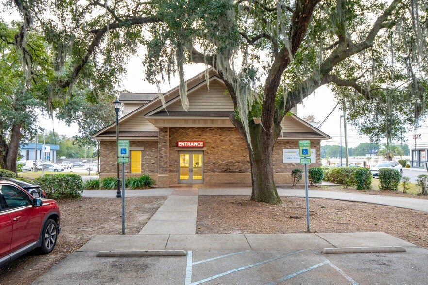 5880 Rivers Ave, North Charleston, SC à vendre - Photo du bâtiment - Image 2 de 45