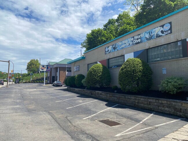 More details for 2905 Banksville Rd, Pittsburgh, PA - Retail for Sale