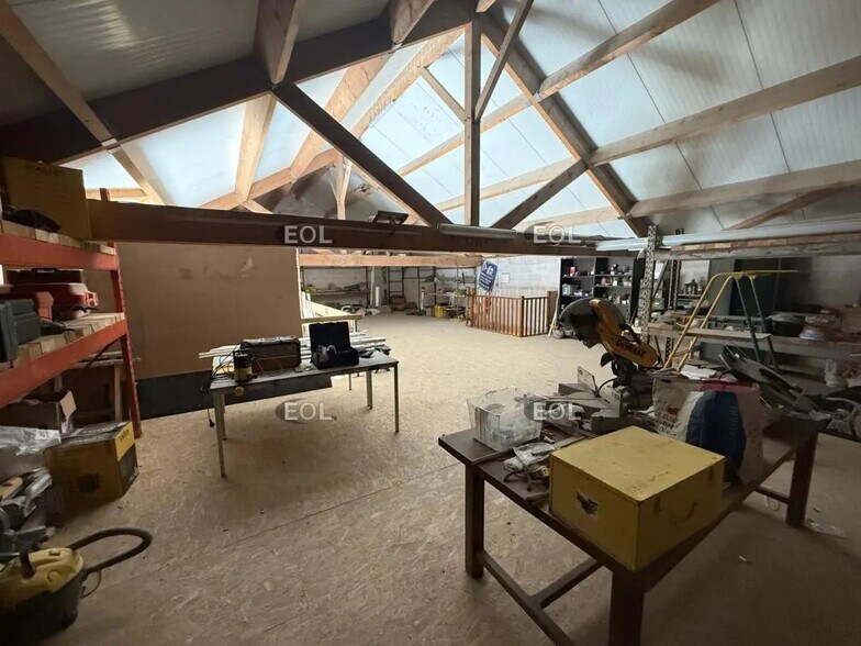 Industriel dans Guignes à louer - Photo du bâtiment - Image 2 de 16