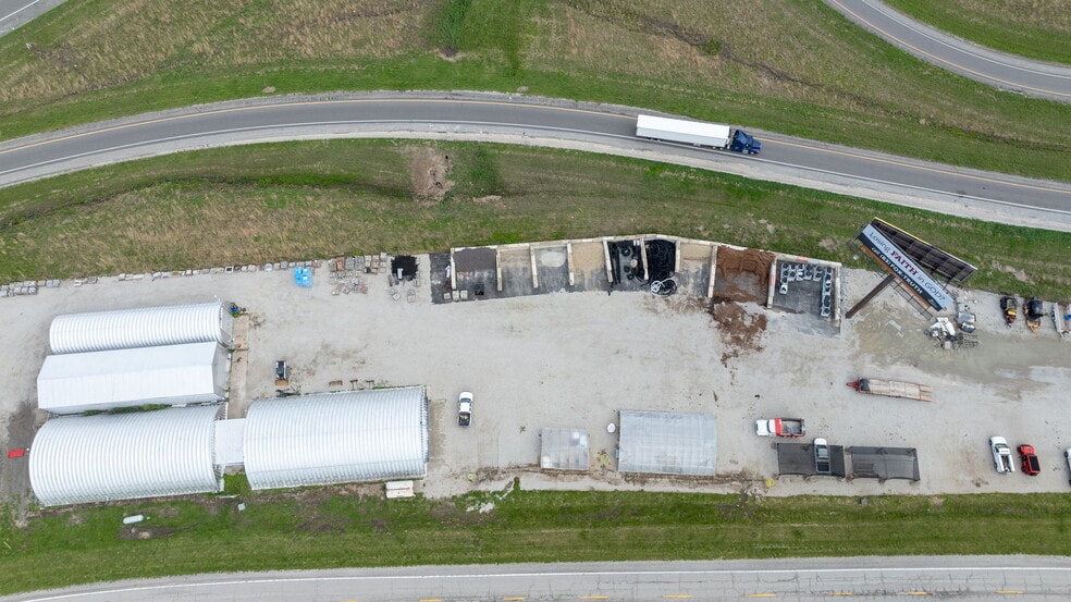 31000 W Frontage Rd, Farmersville, IL for sale - Building Photo - Image 3 of 22