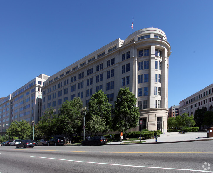 1 Massachusetts Ave NW, Washington, DC for lease - Building Photo - Image 2 of 9