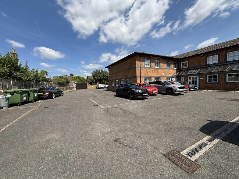 Victoria Rd, Bicester à louer - Photo du bâtiment - Image 3 de 4