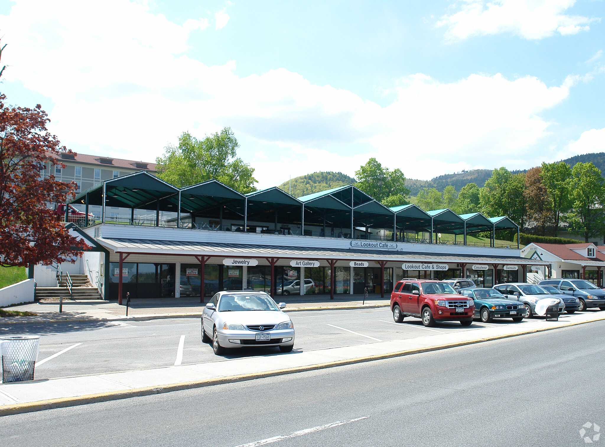 12 Beach Rd, Lake George, NY for lease Primary Photo- Image 1 of 6