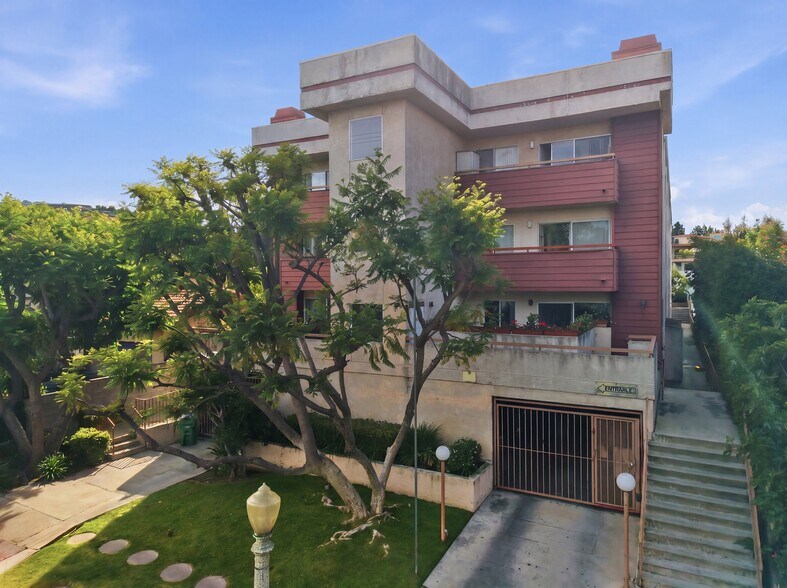 4303 Cedros Ave, Sherman Oaks, CA à vendre - Photo du bâtiment - Image 3 de 16