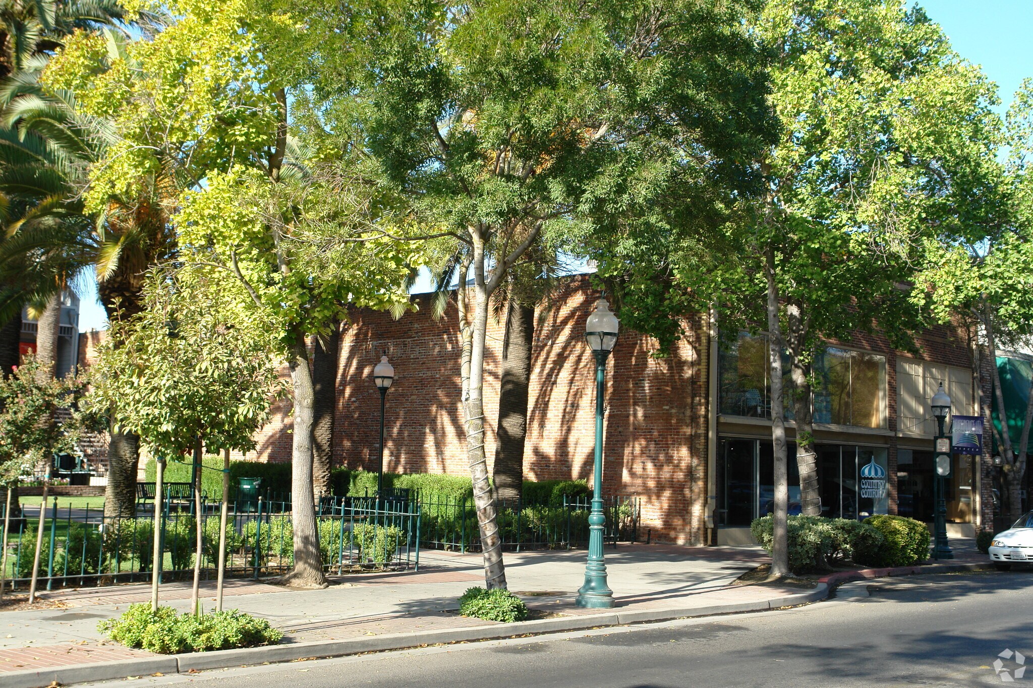 520 W Main St, Merced, CA à vendre Photo du bâtiment- Image 1 de 1