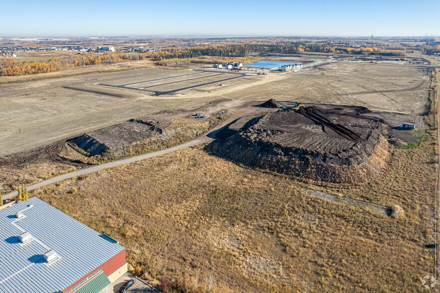 Pioneer Rd, Spruce Grove, AB à vendre - Photo principale - Image 1 de 1