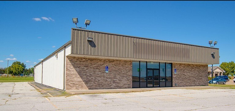 1111 N Cole St, Bushnell, IL à vendre Photo principale- Image 1 de 4