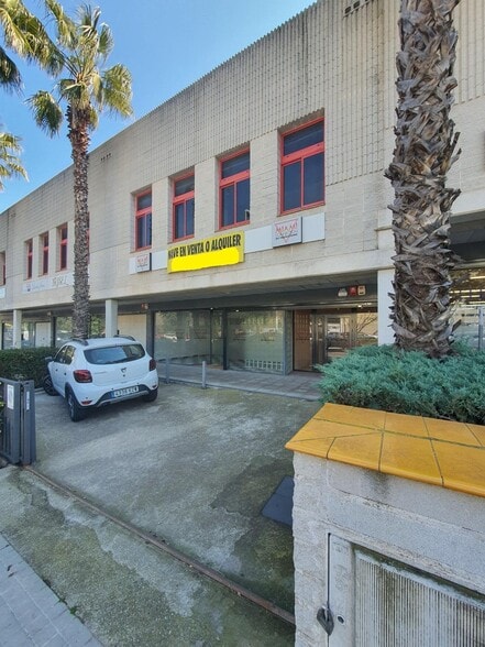 Retail in Badalona, Barcelona for sale - Interior Photo - Image 3 of 18