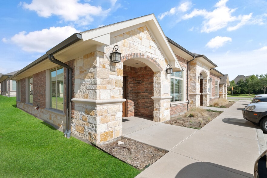 8751 Collin McKinney Pky, McKinney, TX for lease - Interior Photo - Image 2 of 14