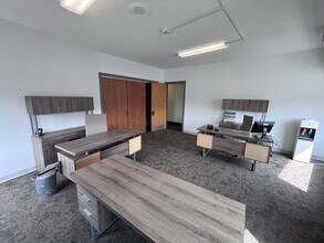 31 W Downer Pl, Aurora, IL for lease Interior Photo- Image 2 of 2