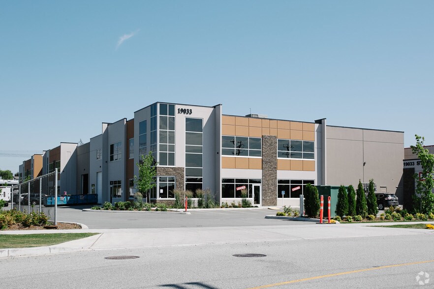 19033 54th Ave, Surrey, BC à vendre - Photo principale - Image 1 de 1