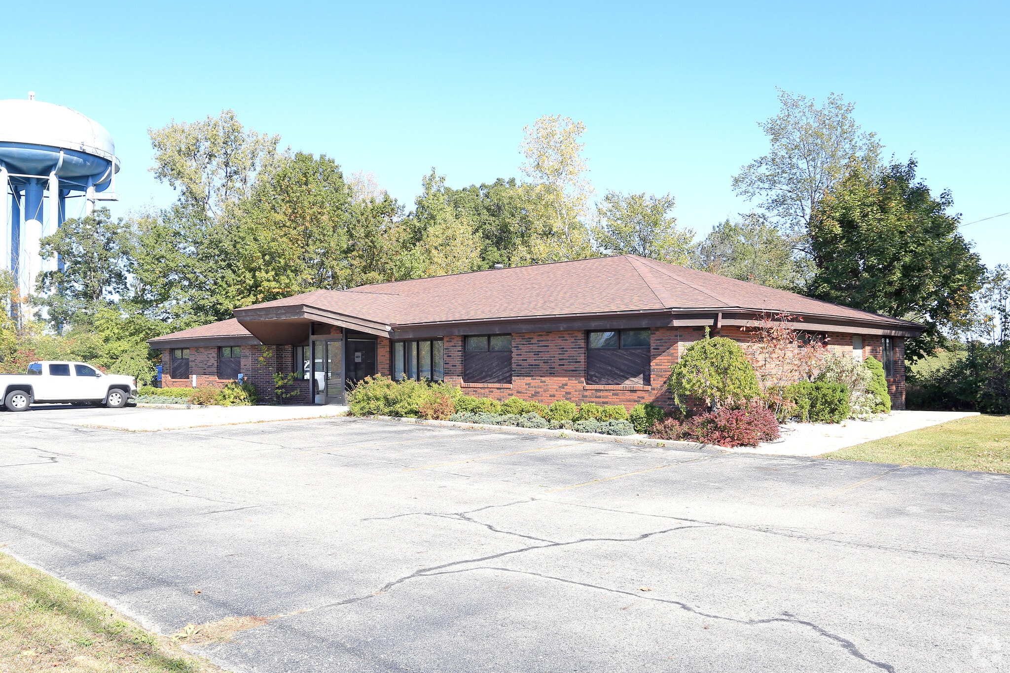 1500 N Main St, Lapeer, MI for sale Primary Photo- Image 1 of 5