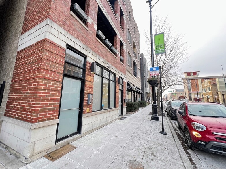 1443 W Belmont Ave, Chicago, IL for lease - Building Photo - Image 2 of 6