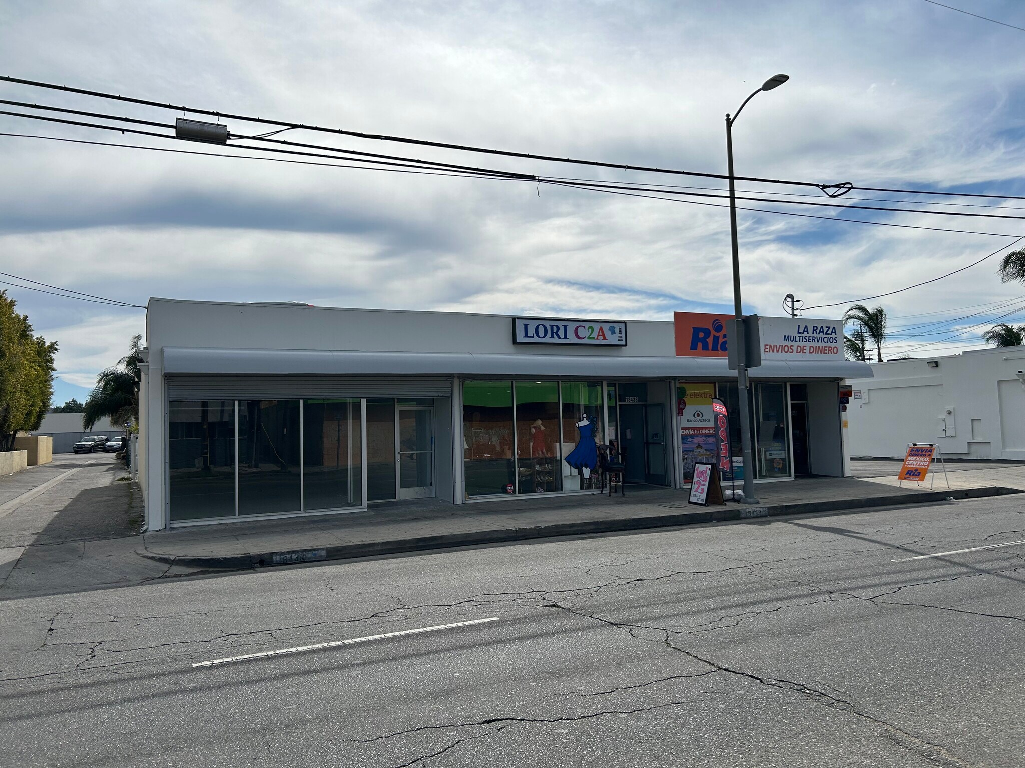 18438 Saticoy St, Reseda, CA à vendre Photo principale- Image 1 de 1