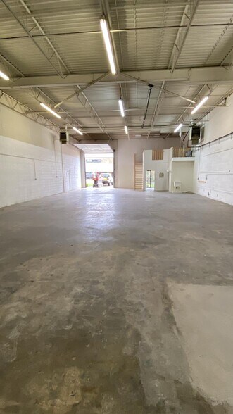 52 129 Av NW, Edmonton, AB à louer - Photo intérieure - Image 3 de 21