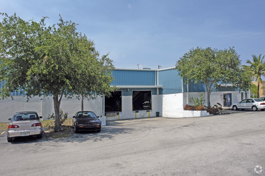 12100 SW 129th Ct, Miami, FL for lease - Building Photo - Image 2 of 3