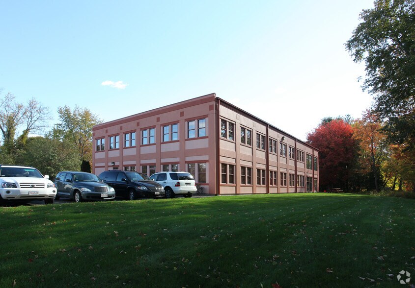 470 Granby Rd, South Hadley, MA à louer - Photo du bâtiment - Image 3 de 16